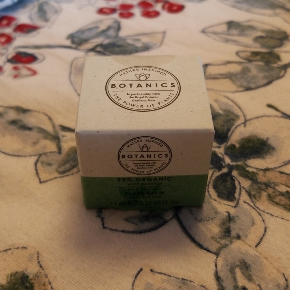 Full facial hydrating super balm